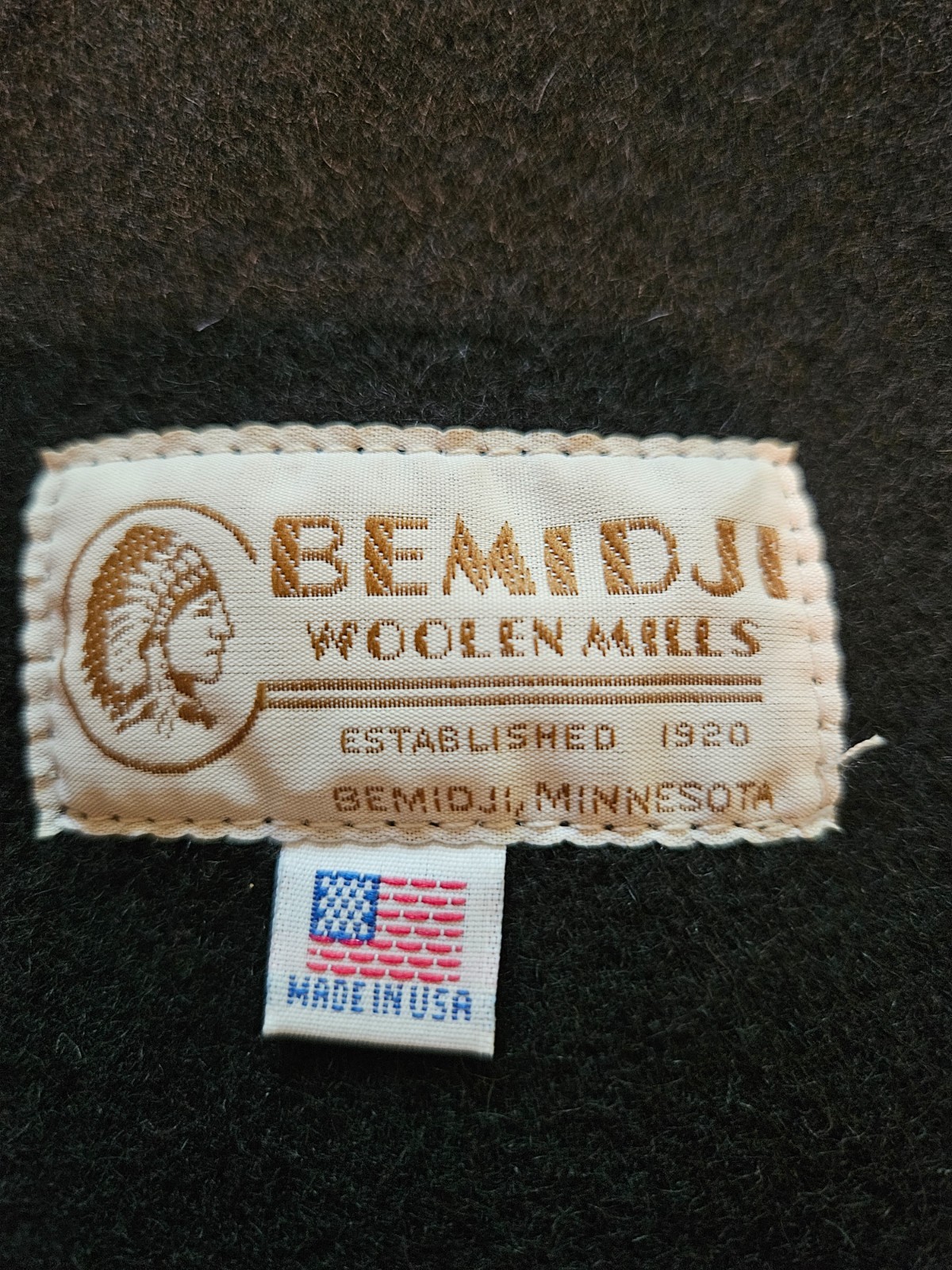 NICE! Bemidji Woolen Mills Hand Warmer Muff W/adjustable Strap, Clip, Black