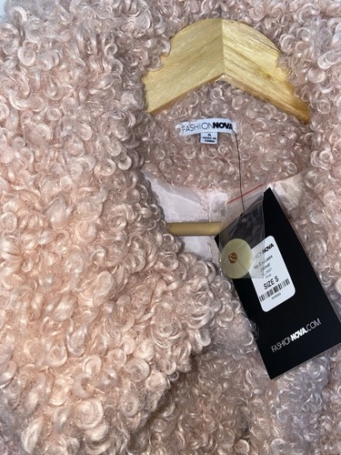 Fashion Nova Pink Fuzzy Faux Fur Poodle Jacket NWT - Picture 3 of 5