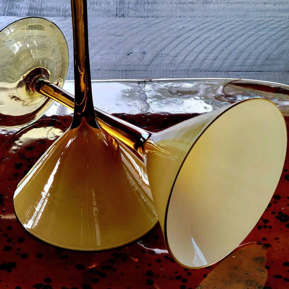 2 copas de cóctel Martini sopladas a mano ámbar blanco lechoso MCM 7,5" ¡Bonitas!! Foto 3 de 4