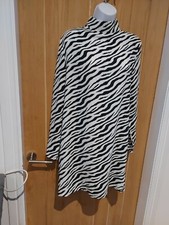 PLT pretty little thing - Black White Zebra Long Sleeve Dress Size 6 - VGC