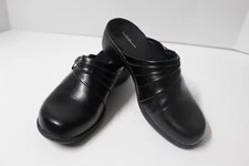 Croft & Barrow Woman’s Slip On Clog 2" Heel Mule Black with Silver button Size 8