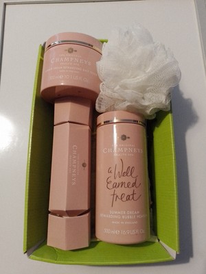 Champneys Health Spa Eine wohlverdiente Leckerei Sommerblasen Himmel & Peeling Geschenk   