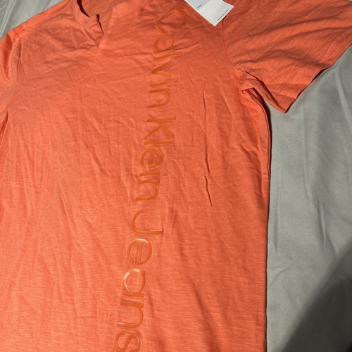 Calvin Klein Porcelain Rose Medium V Neck T Shirt Men Peach Vertical Sellout - 第 2/3 張圖片
