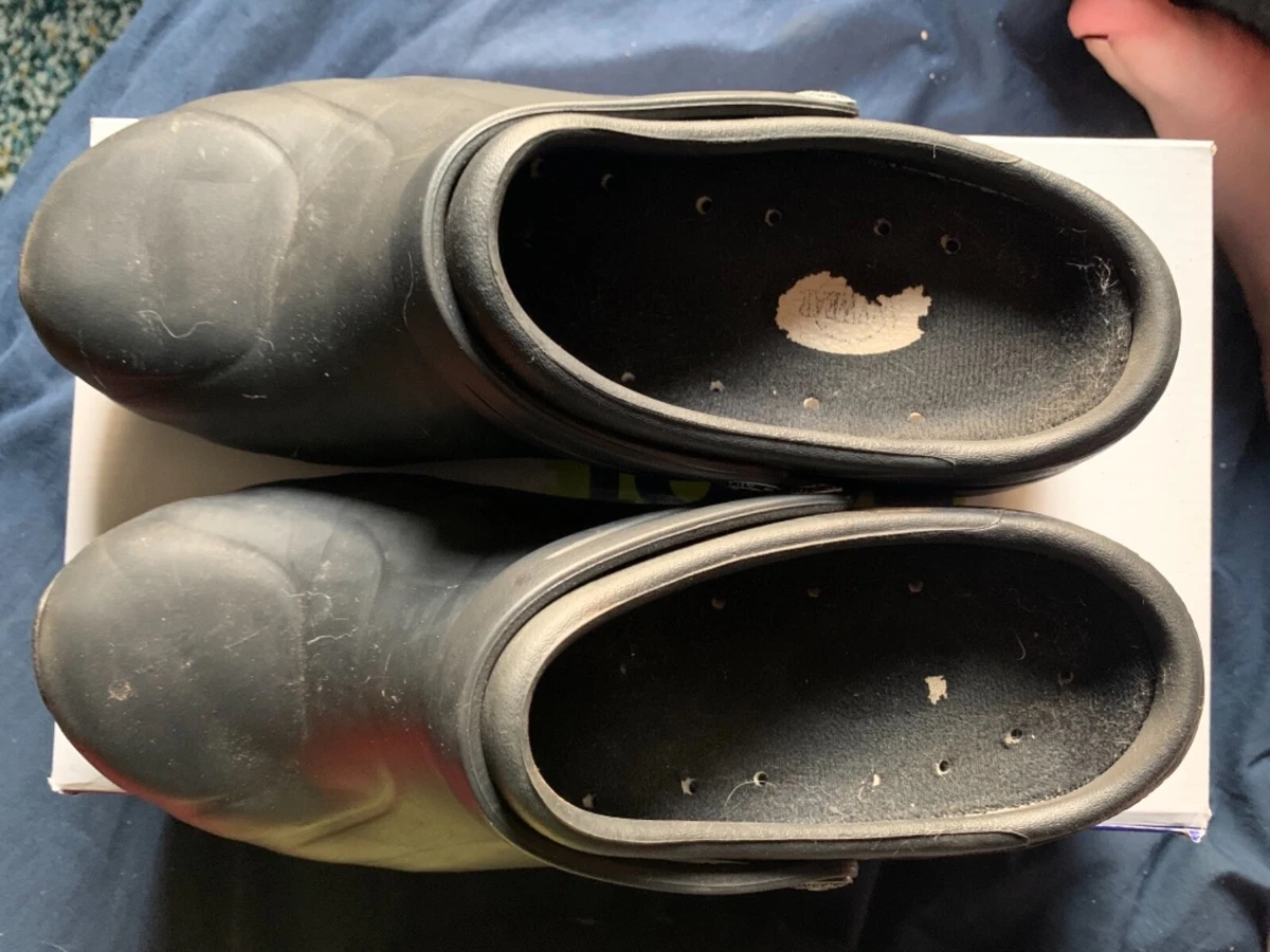 Non porous white shop nursing shoes