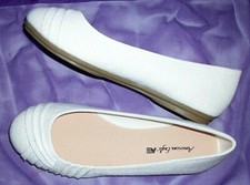 AMERICAN EAGLE NWOB Girls Ladies 6 White Shimmer Fabric Flats Shoes Memory Foam