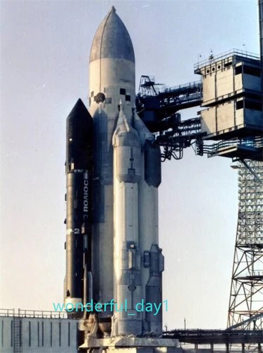 1/400 Scale cccp 11К25 Энергия Spacecraft Carrier Rocket Model Set Toy - Picture 5 of 7