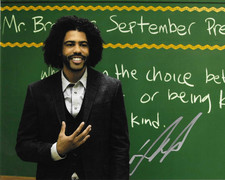 * DAVEED DIGGS * signed 8x10 photo * WONDER * COA *