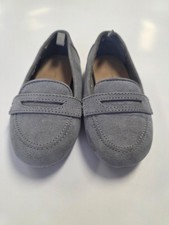 Mocasines clásicos de gamuza gris para niñas
