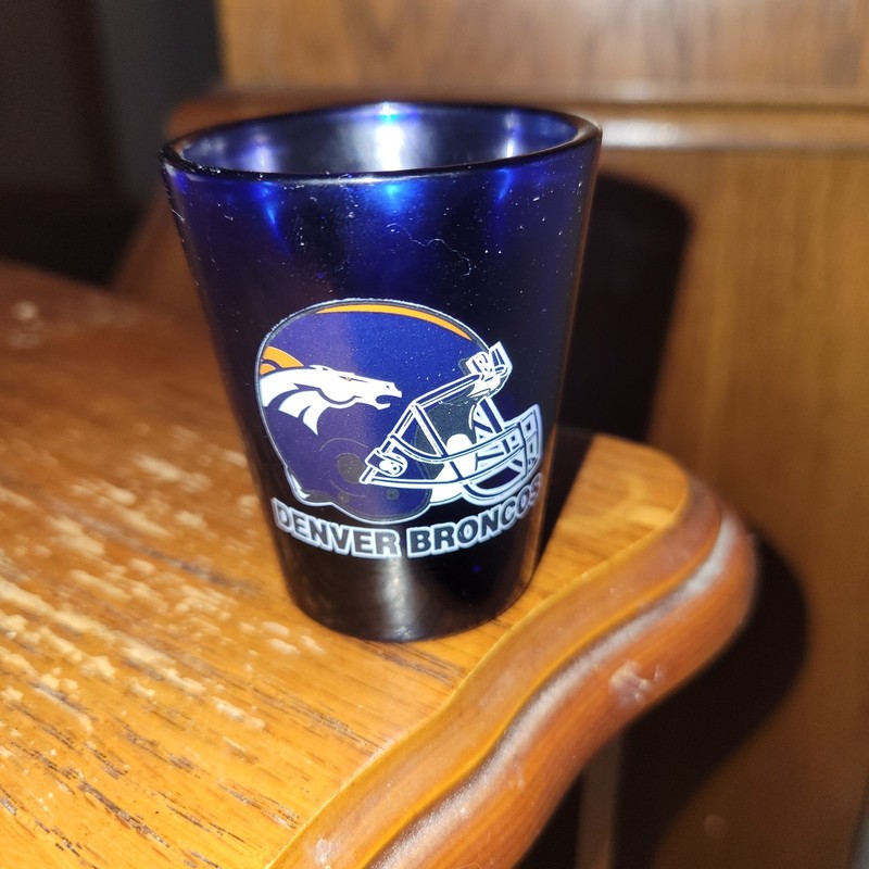 DENVER BRONCOS NFL BLUE GLASS HELMET LOGO SHOT GLASS 