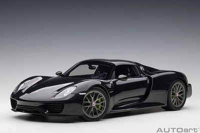 AUTOart Porsche 918 Spyder Weissach Package Black Metallic 1:12 12121