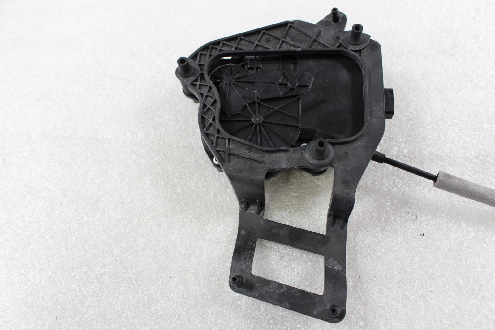 Maserati Ghibli, Rear Trunk Lid Latch / Lock, Used, P/N 670037458