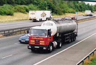 COL PHOTO: GILBRAITH FODEN 3340 ARTIC TANKER P803 JBU