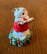 Wee Forest Folk Retired Figurine M147 - Folk Choir Mouse 1987 William Petersen