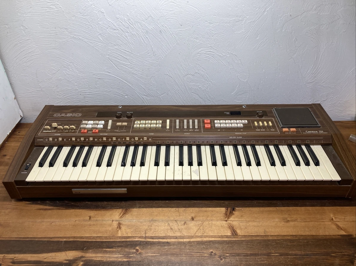 Casio CT 701 Casiotone 701 61 key Keyboard Synthesizer Vintage