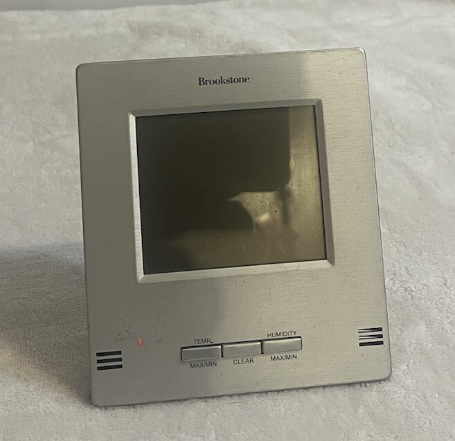 Indoor/Outdoor Thermometer with Hygrometer Made By Brookstone eBay