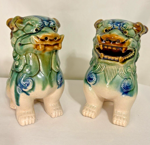 VINTAGE PAAR 7" KERAMIK FOO HUNDE GRÜN/BRAUN chinesische Figuren (E110)
