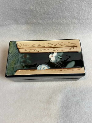 Black Lacquer Cat Rectangle Shaped Trinket Box
