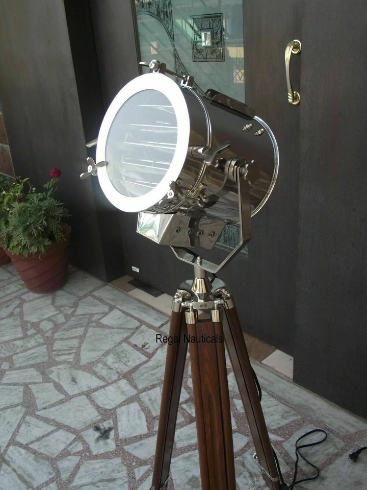 REPRODUCCIÓN NÁUTICA FOCO DE LUZ DE BÚSQUEDA DE PUNTOS CON SOPORTE DE TRÍPODE DE MADERA PARA PISO... Foto 4 de 4