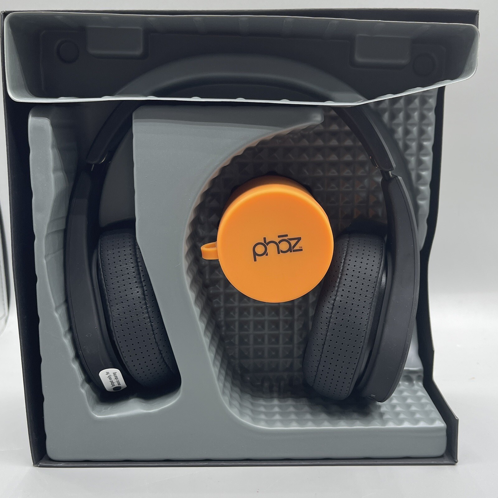 Phaz P2 Over-Ear Headphones with 1200mAh Built-In Power Bank-image