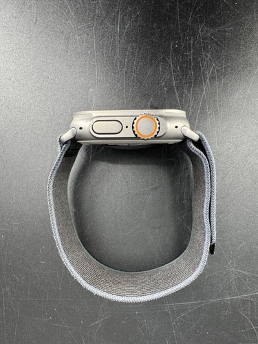 Apple Watch Ultra 2 GPS + Cellular 49mm Boîtier Titane avec Boucle Trail Bleu/Noir - Photo 16 sur 17