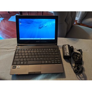 Acer Aspire One 521: 10.1" screen, 1…