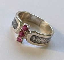Vintage ring sterling silver 925 Size 6 Weight 3.67 g. Ruby.
