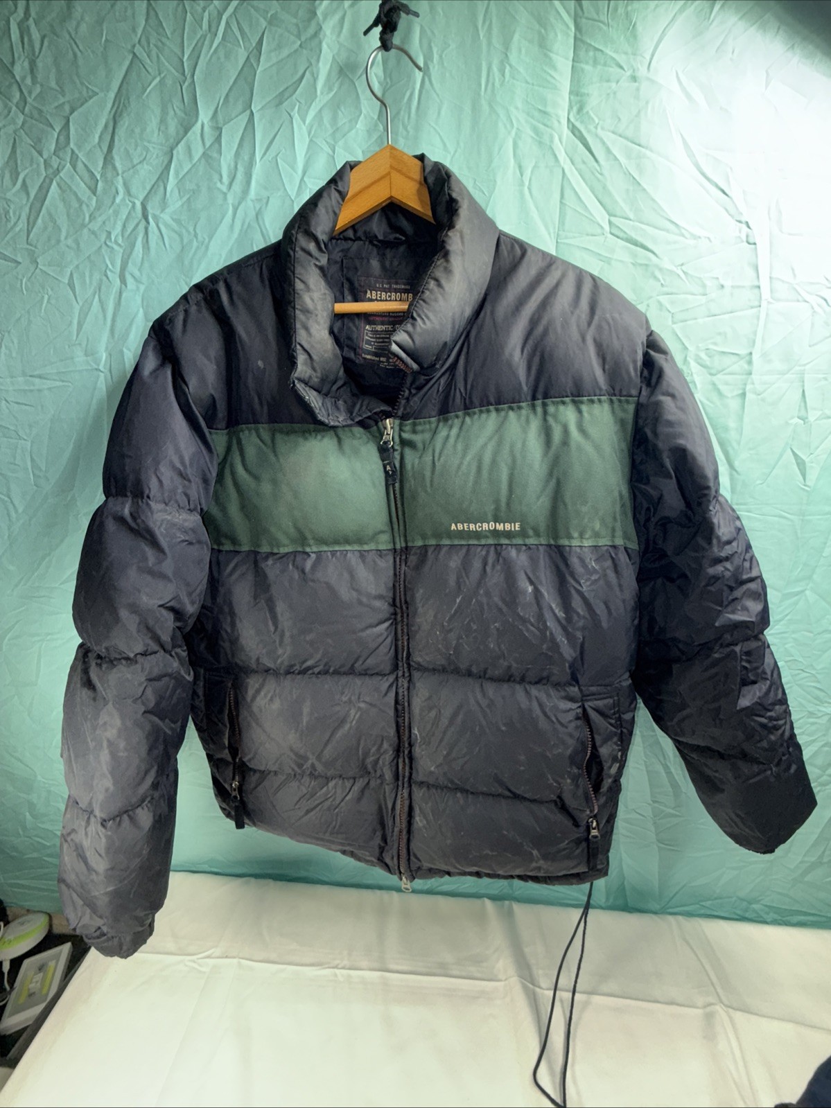 vintage abercrombie and fitch men Large Puffer Jacket Navy And Green