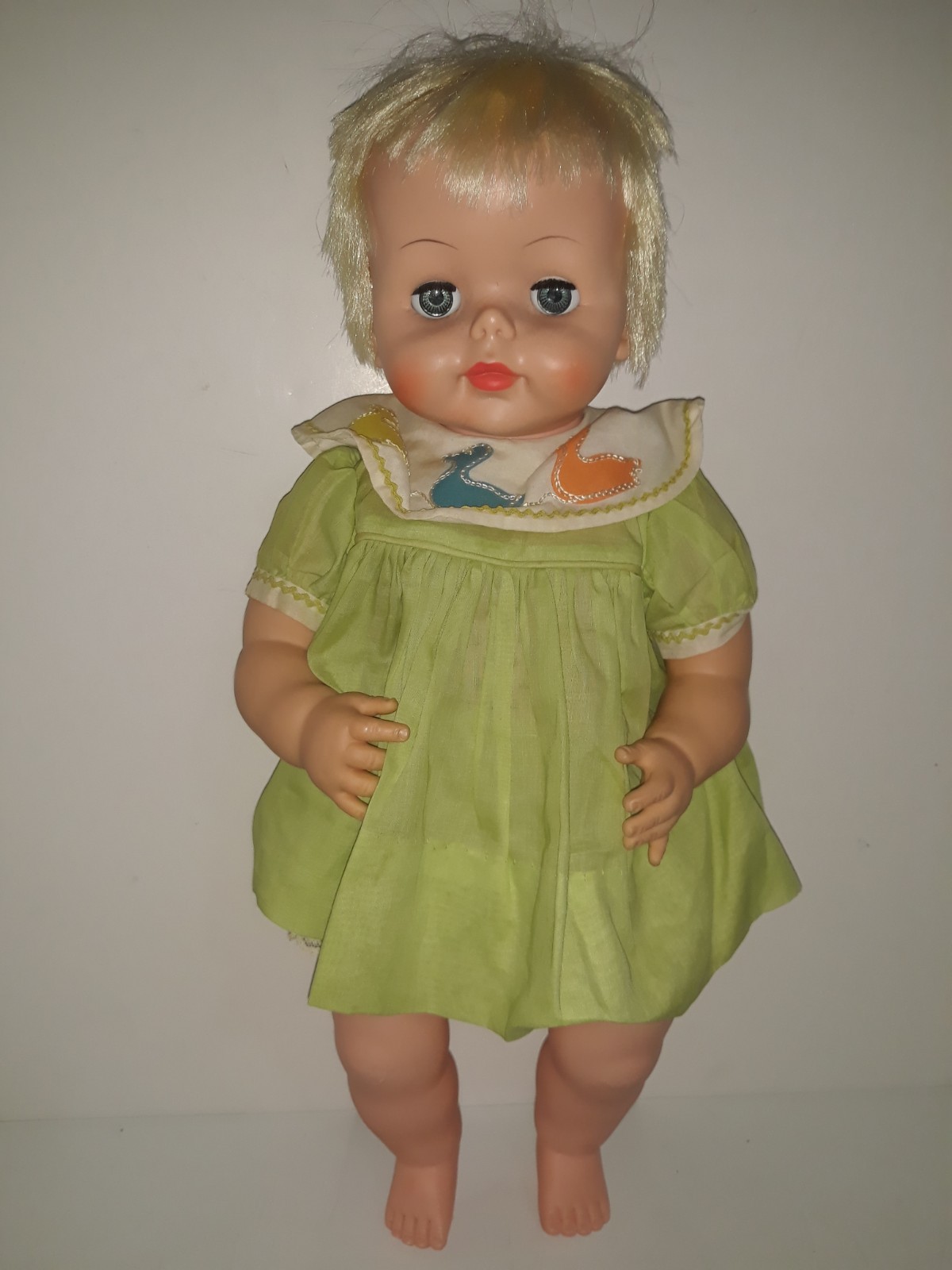 1963 Deluxe Reading Doll Tickles 20" Clean Battery Case With Dress Not Working 