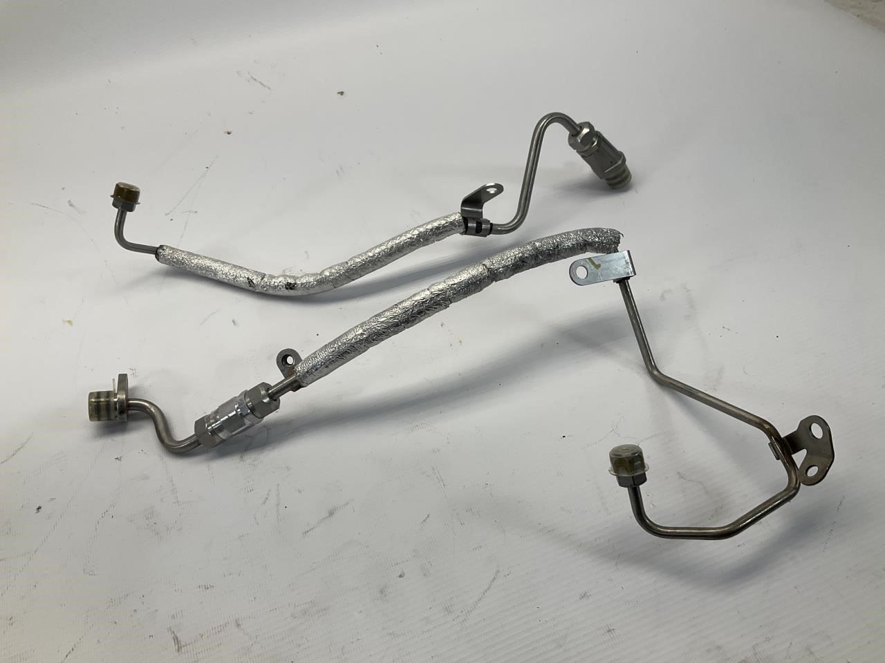 22-24 Ferrari SF90 Oil Delivery Tube Pipe Turbo Pair Q