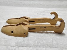 VINTAGE VULCAN PAIR SET WOODEN SHOE FORM KEEPERS Stretchers SMALL Wood