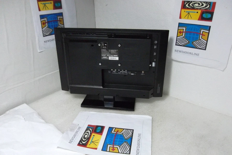 Insignia NS-19E310NA15 19" LED Television HD 720p HDMI RCA Component Coax ATSC - Image 2 of 4