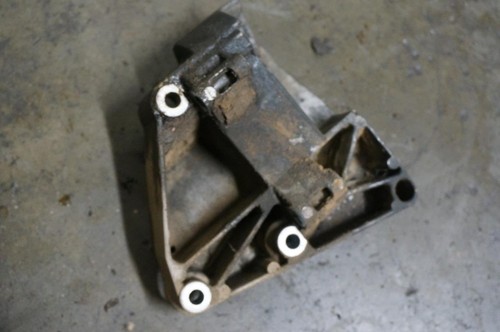 OEM BMW E46 Klimaanlage AC Kompressor Montagehalterung 01-05 325i 330i Ci