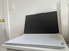 Lenovo legion 7 16IRX9 16" i7-14700HX 2.1GHz 8GB RAM 1TB SSD GeForce RTX 4060