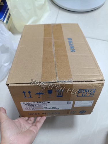 1PCS NEW Yaskawa SGM7G-09AFC61 servo motor - Picture 2 of 4