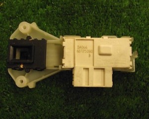 Waschmaschine INDESIT WIXE127 Türschloss