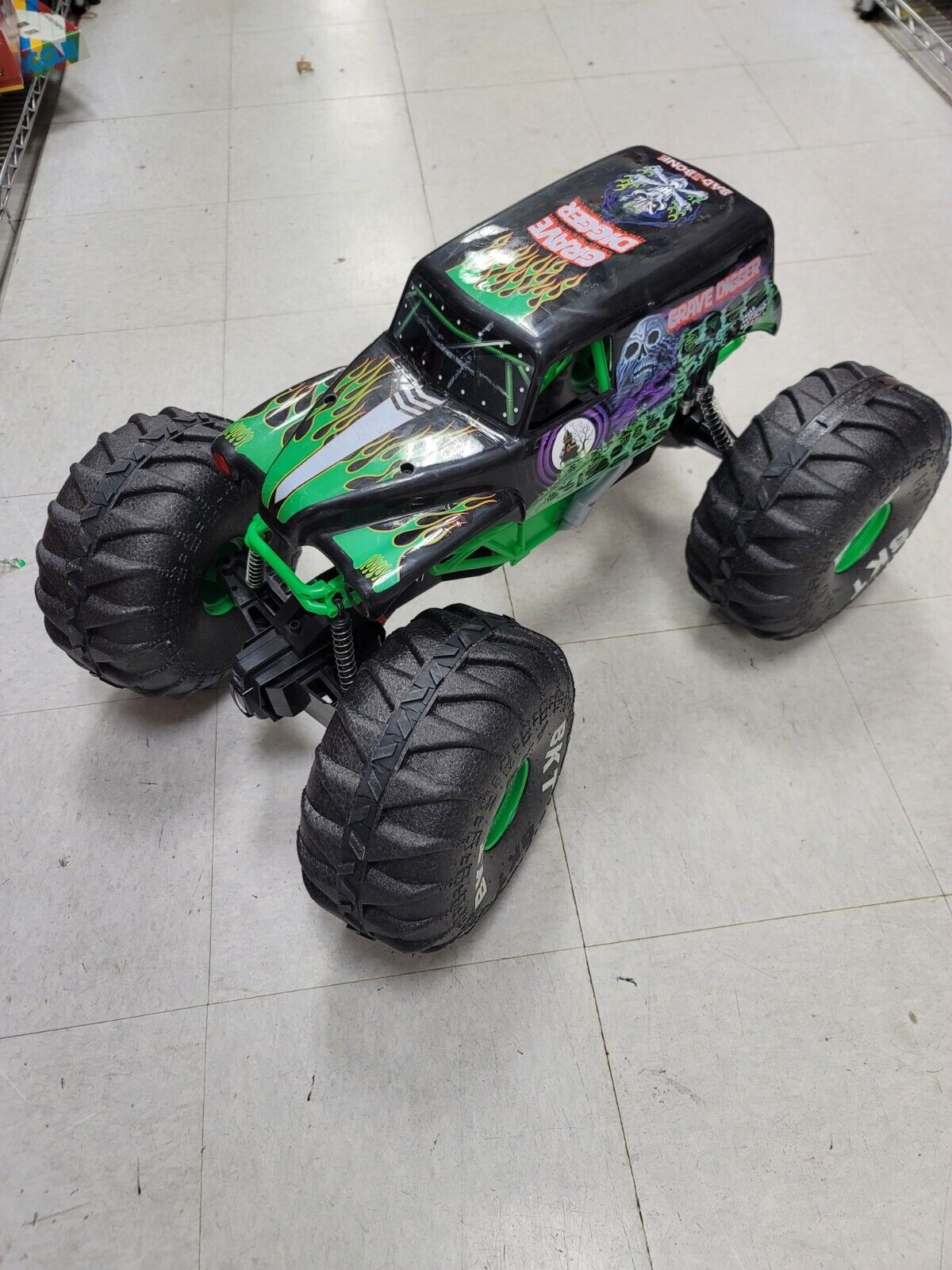  Monster Jam, camión monstruo oficial Mega Grave Digger  todoterreno con control remoto con luces, escala 1: 6 : Deportes y  Actividades al Aire Libre