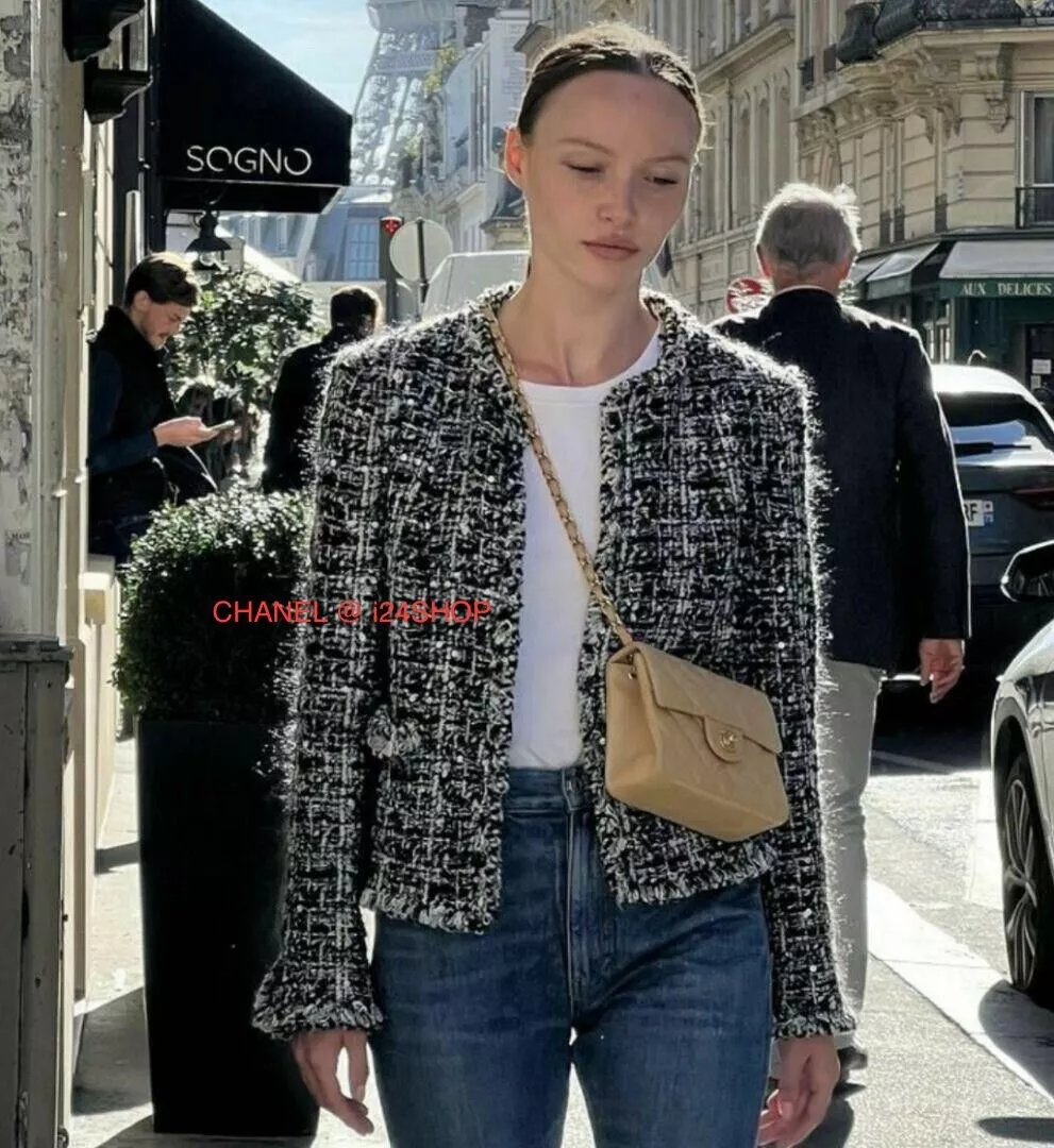 Chanel Multicolor Off-Shoulder Tweed Jacket 60CHW-037