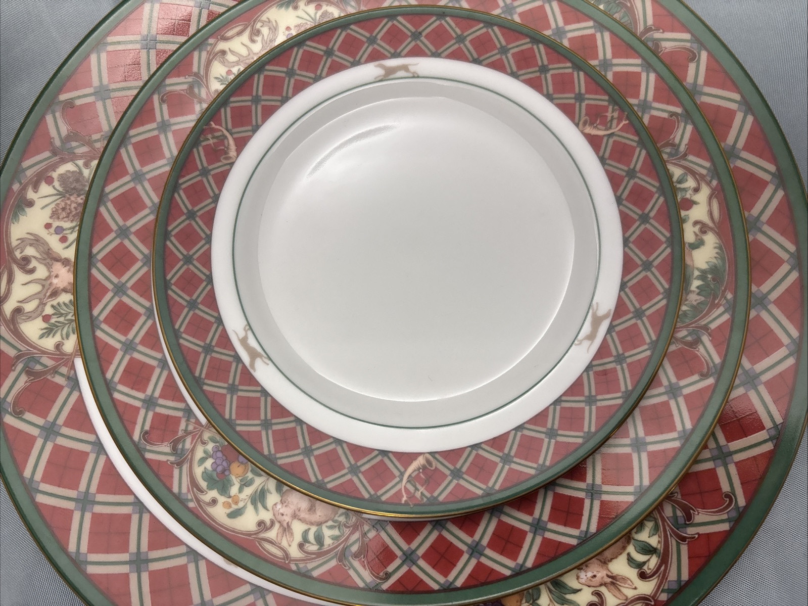 5 Pc. Place Setting Noritake Royal Hunt Green Band Plaid Border Fruit & Animals