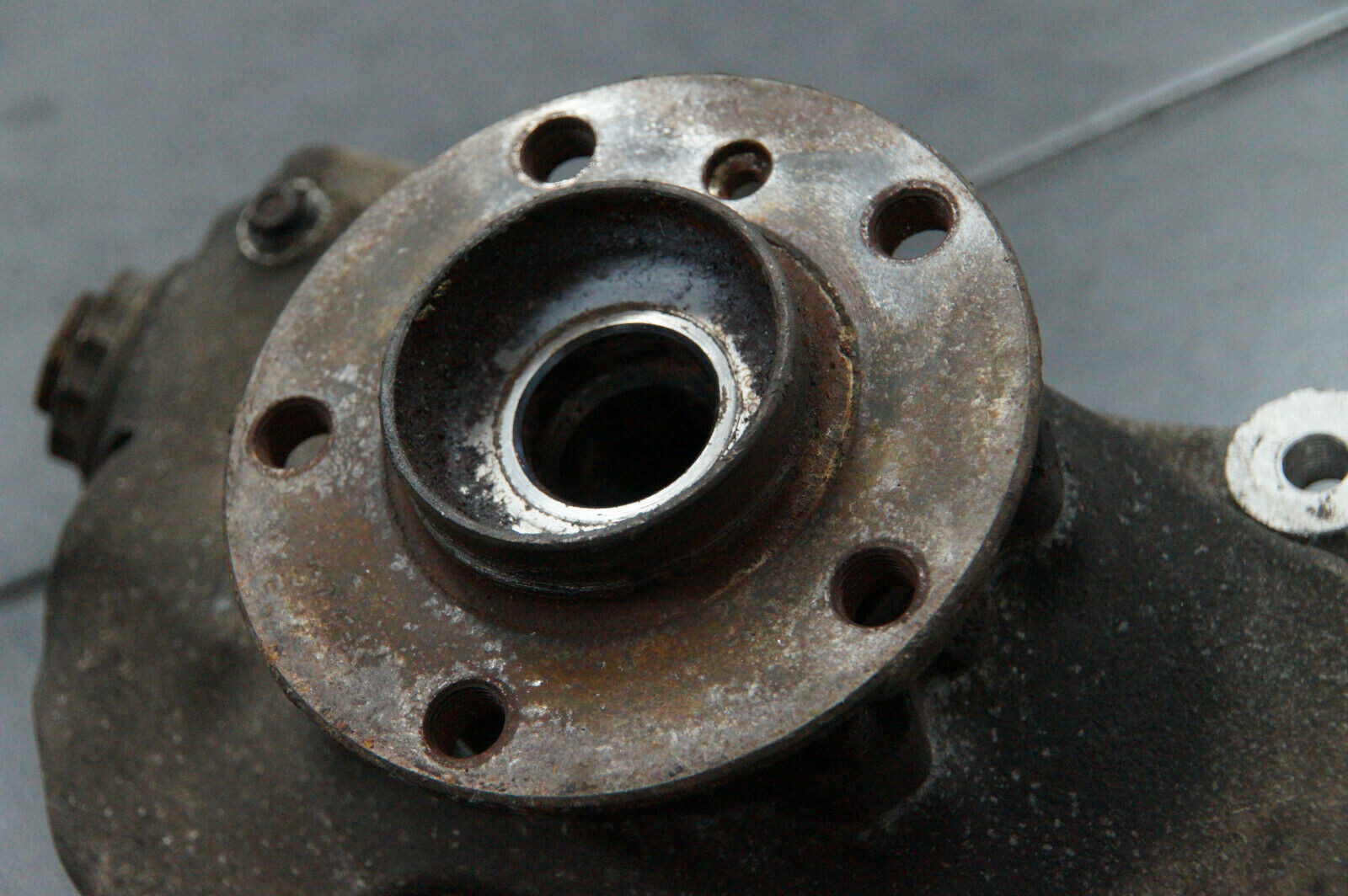 Steering Knuckle BMW F07 Gt Xdrive Swivel Bearing Front Right Hub