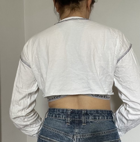 ASOS White with Black Constrast Stitching Long Sleeve Super Crop T-Shirt Size 6 - Picture 3 of 5