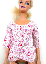 B1034 - BARBIE 2000s Pink Red Flower T-Shirt Top White Background