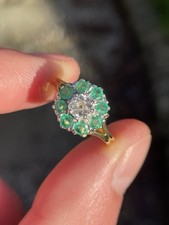 18ct Gold Antique Old Cut Diamond & Emerald Incredible Cluster Ring 2.8 Grams