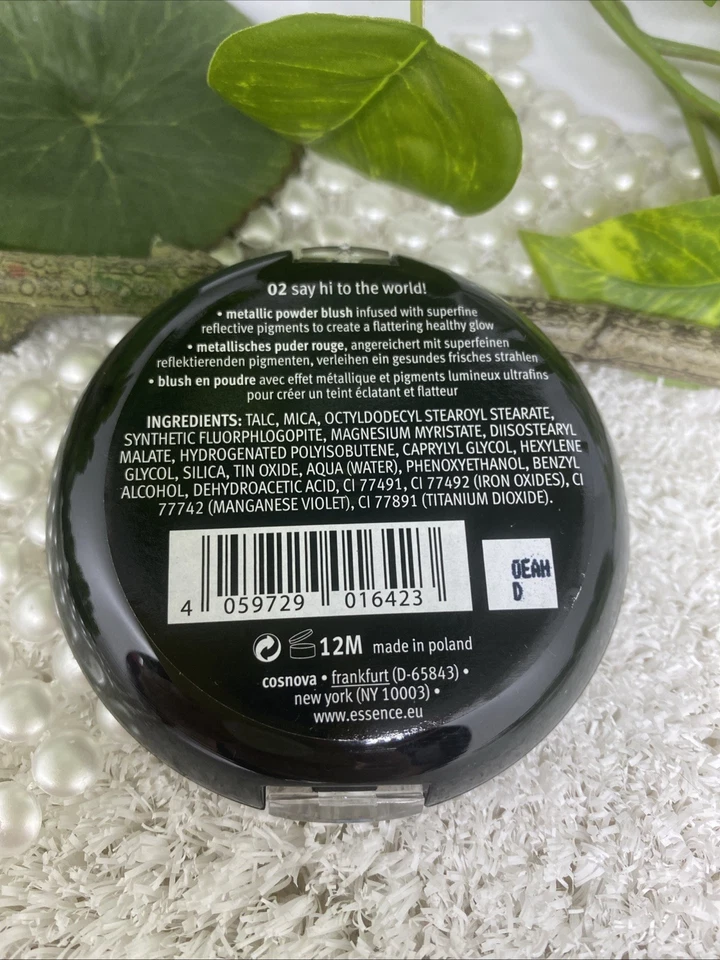 essence Adventure Awaits Metallic Blush Puder Rouge 02 say hi to the world! 9 g - Bild 4 von 4