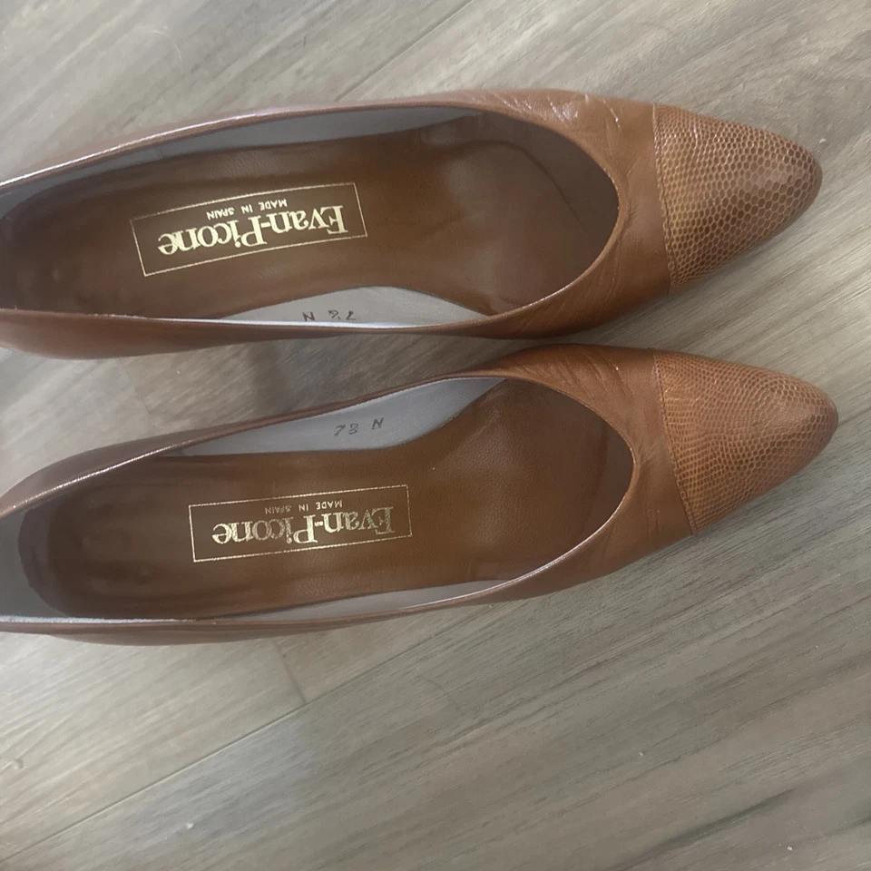Zapatos de tacón vintage Evan Picone de cuero marrón dorado hechos en España talla 7,5 N Foto 4 de 4