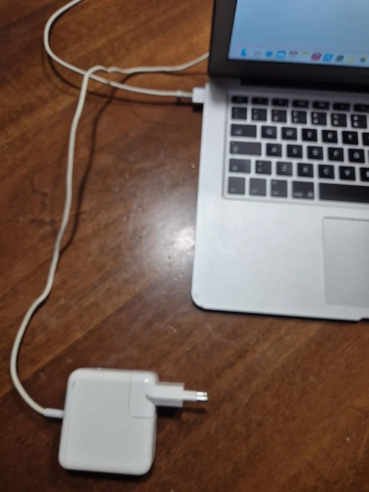 macbook Air 13" 2014 - Immagine 3 di 4