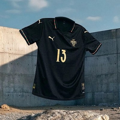 PUMA Portugal Trikot ''Eusébio 13'' LIMITED EDITION / Authentic Schwarz / Gr. M