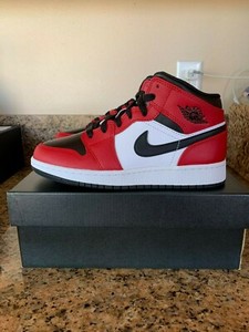 Details about Air Jordan 1 Mid “Chicago Black Toe” GS Size 3.5Y/4Y/4.5Y/5.5Y 554725-069 Details about Air Jordan 1 Mid “Chicago Black Toe” GS Size 3.5Y/4Y/4.5Y/5.5Y 554725-069