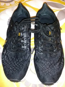 nike pegasus preto e dourado