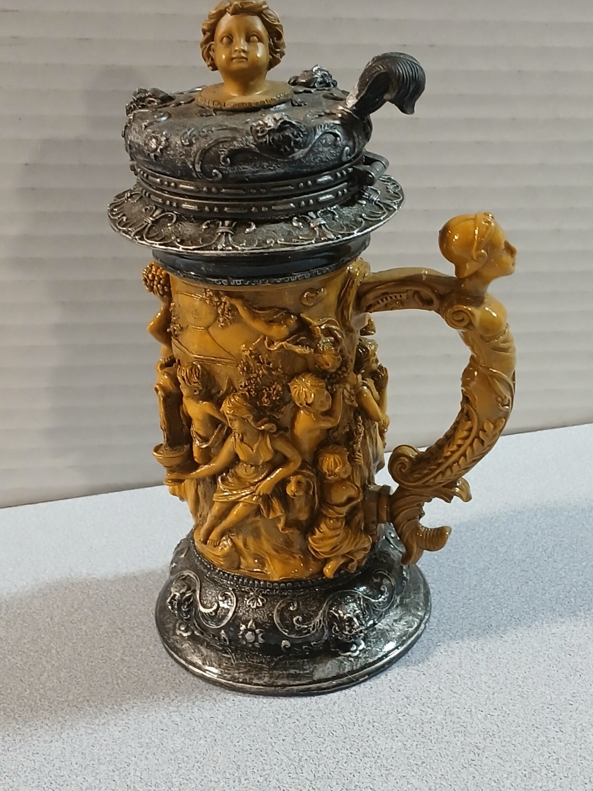 Picture 1 of 24