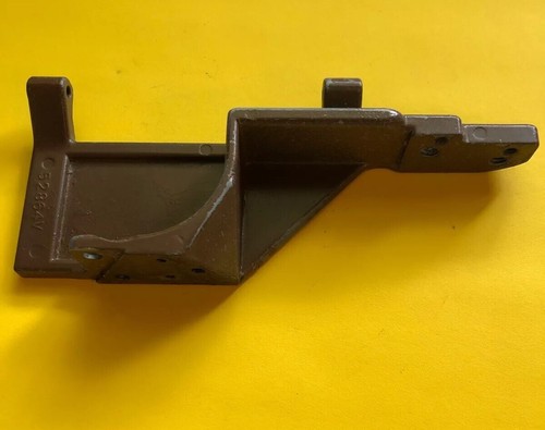*USED* 52864V-UNION SPECIAL-FOLDER SUPPORT HINGE BRACKET *FREE SHIPPING* - Picture 3 of 3